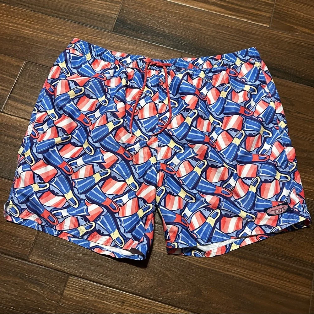 Vineyard Vines Men’s Swim Trunks XXL Flippers Fins‎ Design 6” Inseam